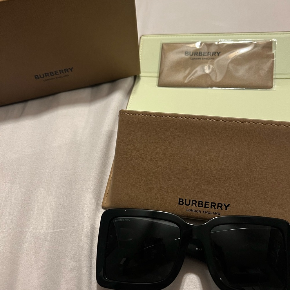 BURBERRY ICONIC “B” SUNGLASSES